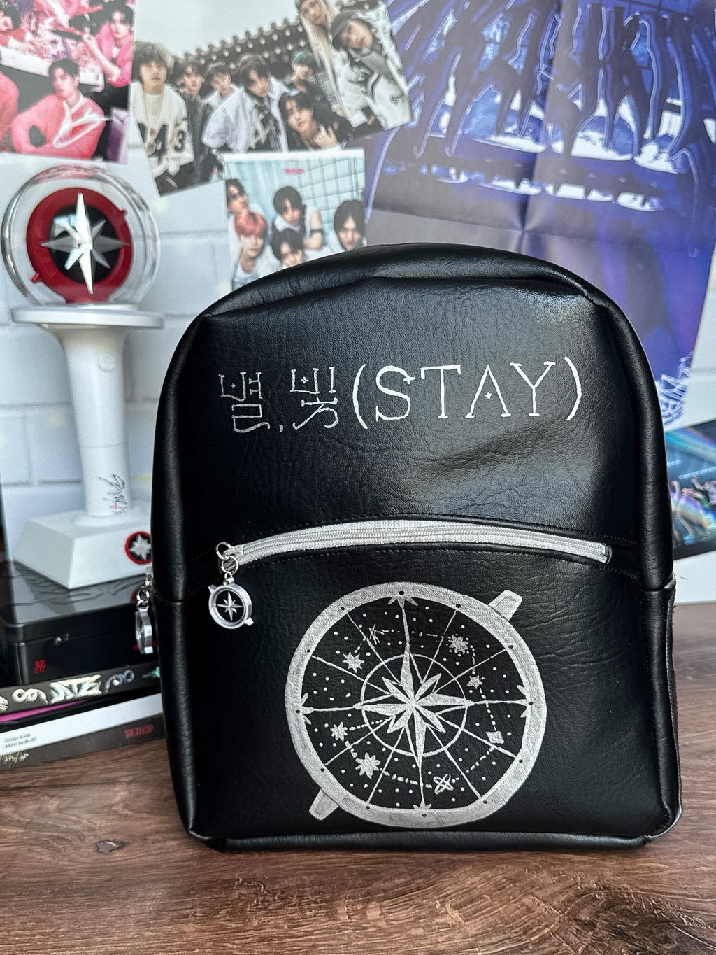 변, 빛 (STAY) Backpack