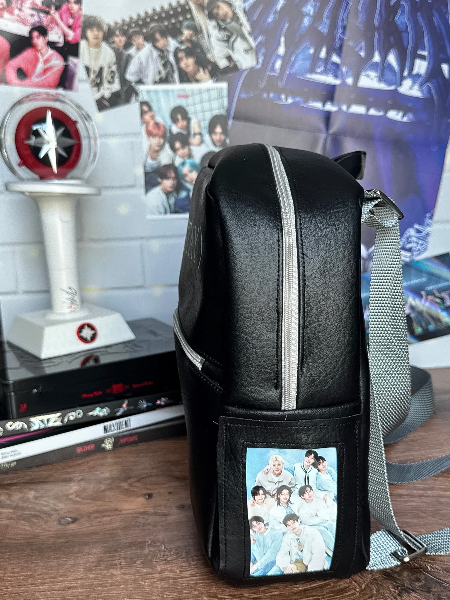 변, 빛 (STAY) Backpack