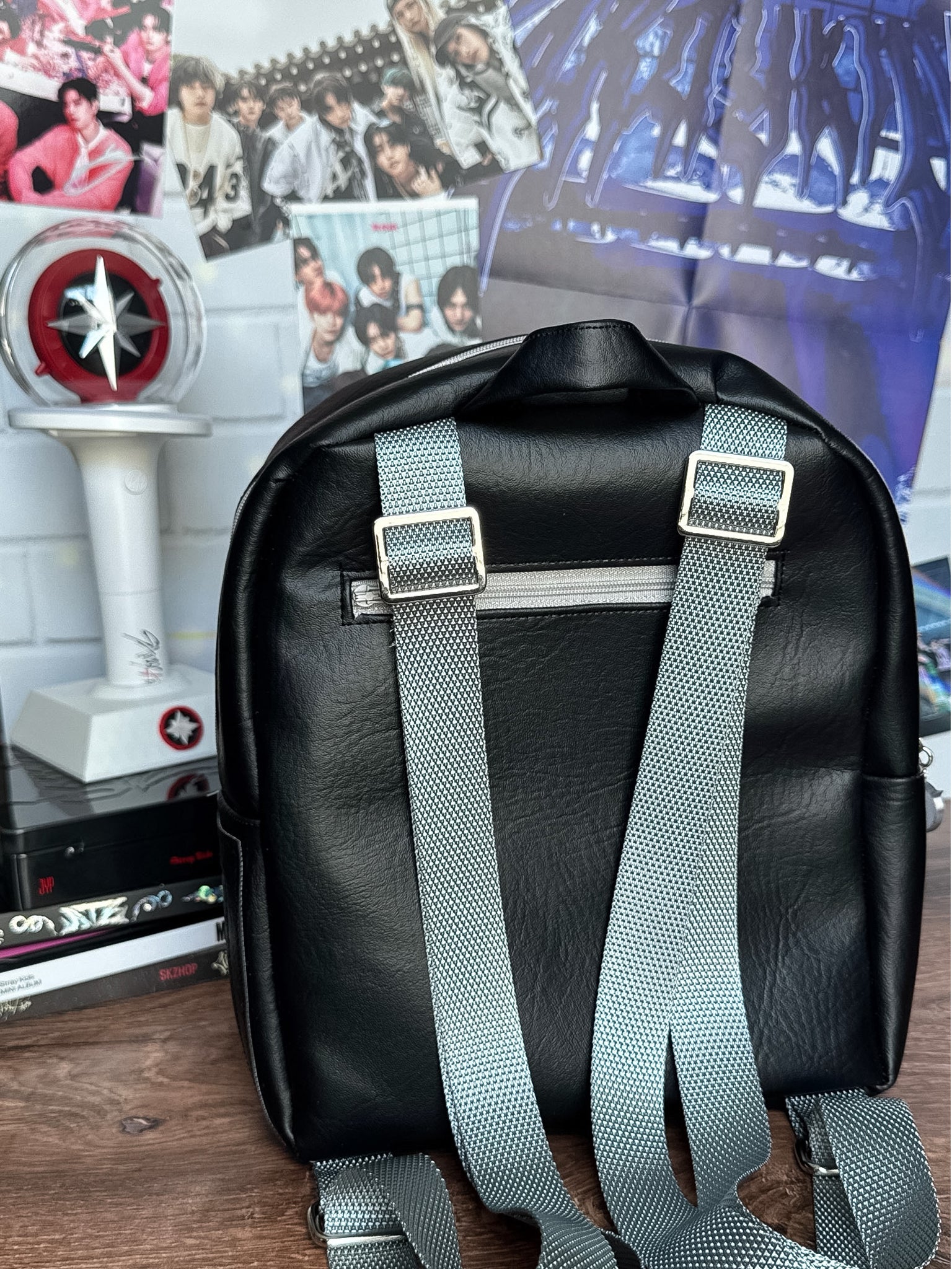 변, 빛 (STAY) Backpack